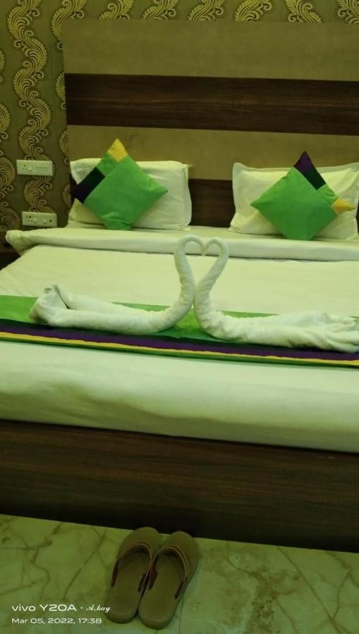 Hotel Diamond Leaf Chandīgarh Quarto foto