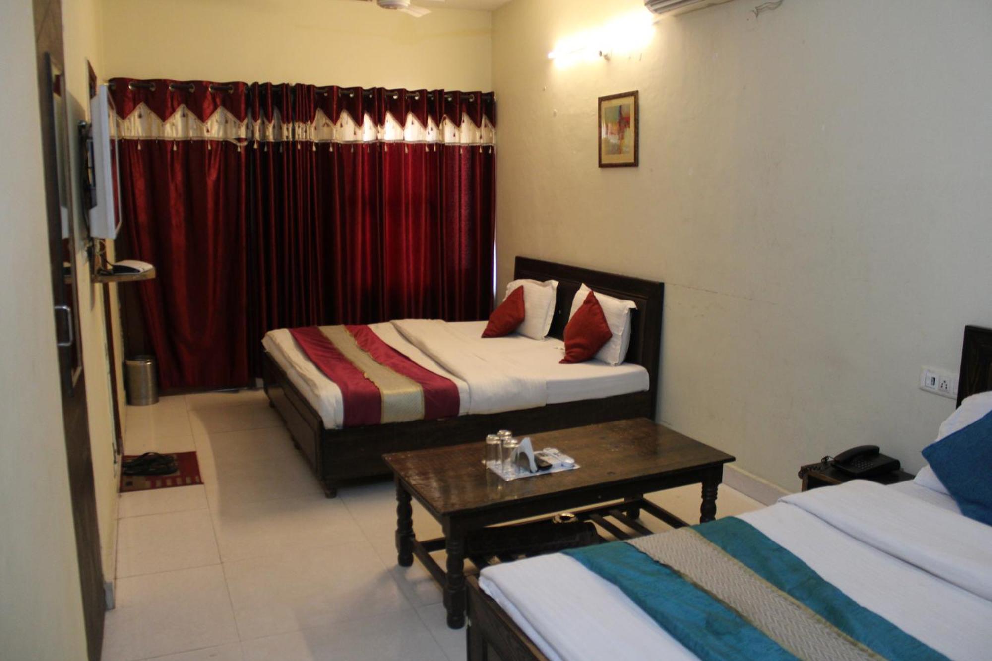 Hotel Diamond Leaf Chandīgarh Exterior foto